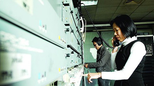 Những người canh sóng Tết