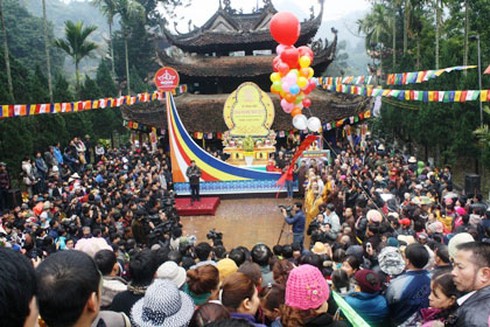 Lễ hội chùa Hương và những điều bên lề cần nói