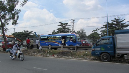 TP.HCM: Xe dù lộng hành sau Tết