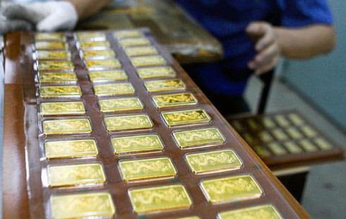 Giá vàng trượt về mức 45 triệu đồng/lượng