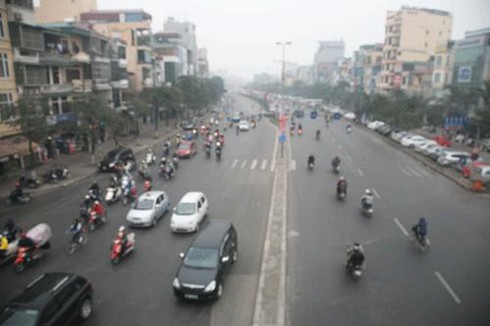 Học sinh thấp thỏm, đi muộn ngày đầu đổi giờ