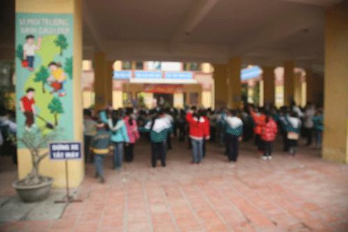 Học sinh thấp thỏm, đi muộn ngày đầu đổi giờ