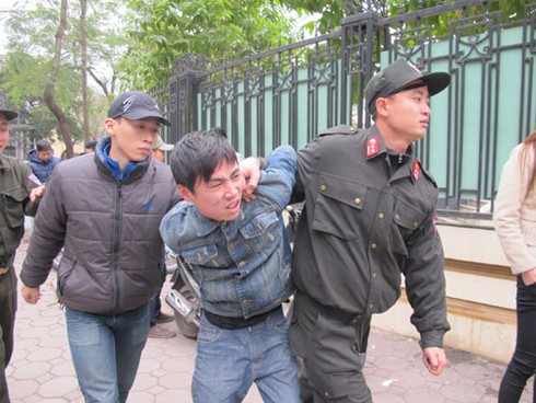 Dùng kế “ve sầu thoát xác” đi trộm cắp