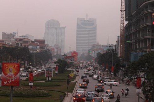 Cận cảnh giao thông Hà Nội trước và sau đổi giờ