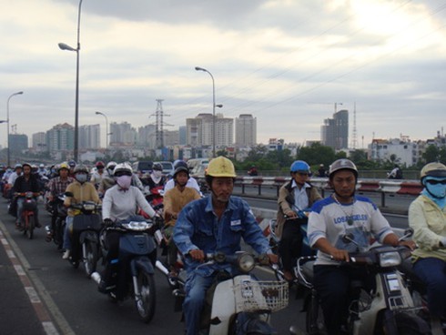 Sinh viên ùn ùn trở lại Sài Gòn sau Tết