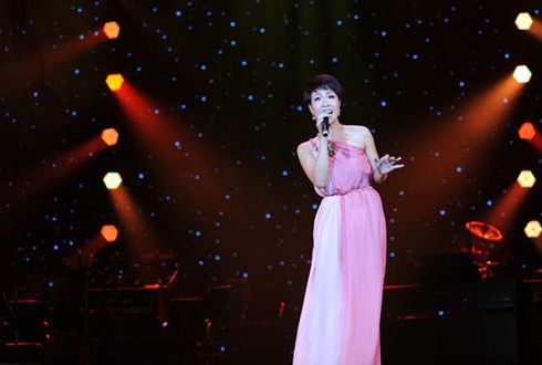 Uyên Linh tự tin 'tái xuất' sau tin đồn