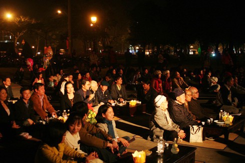 Đêm thơ Nguyên tiêu “Âm vọng thời gian” ở Huế