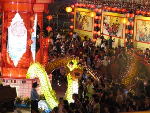 Rực rỡ khai hội Nguyên tiêu Chợ Lớn