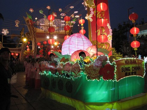 Rực rỡ khai hội Nguyên tiêu Chợ Lớn