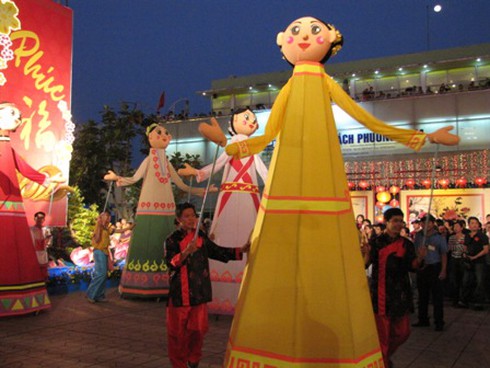 Rực rỡ khai hội Nguyên tiêu Chợ Lớn