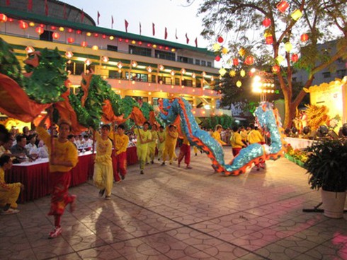 Rực rỡ khai hội Nguyên tiêu Chợ Lớn