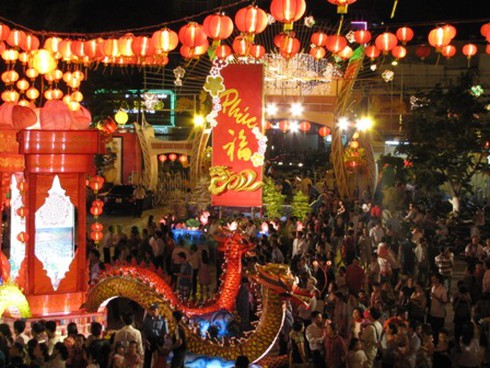 Rực rỡ khai hội Nguyên tiêu Chợ Lớn