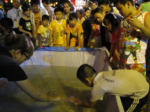 Rực rỡ khai hội Nguyên tiêu Chợ Lớn