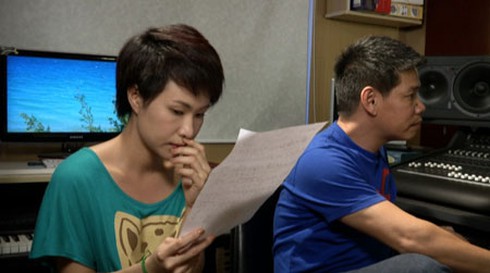 Thanh Hằng đọ giọng cùng Mỹ Tâm, Uyên Linh