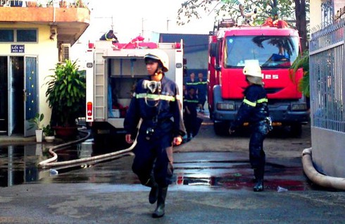 TP. HCM: Cháy dữ dội xưởng giấy 5000m2