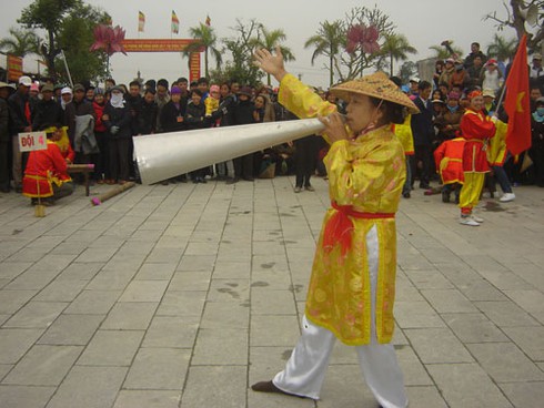 Về Tiên Lãng xem hội rước lửa thổi cơm thi