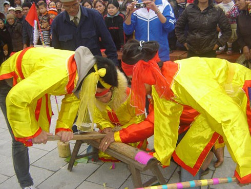 Về Tiên Lãng xem hội rước lửa thổi cơm thi