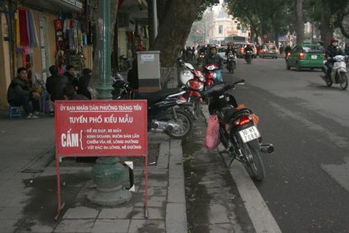 Điểm đỗ xe nhộn nhịp trước giờ “khai tử”