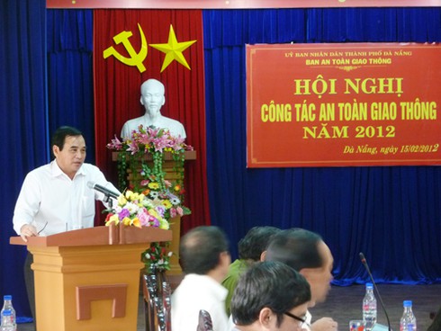Đà Nẵng: Phê bình Chủ tịch 7 quận, huyện vắng họp ATGT
