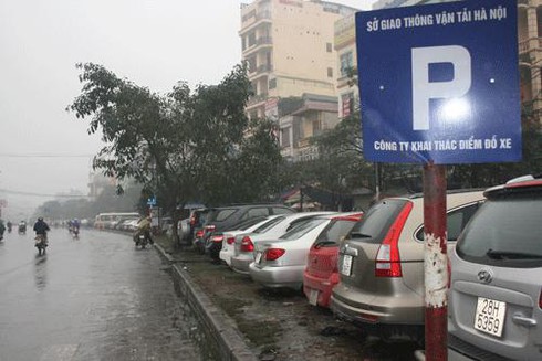 Hà Nội: Điểm trông xe `coi thường` lệnh rút phép