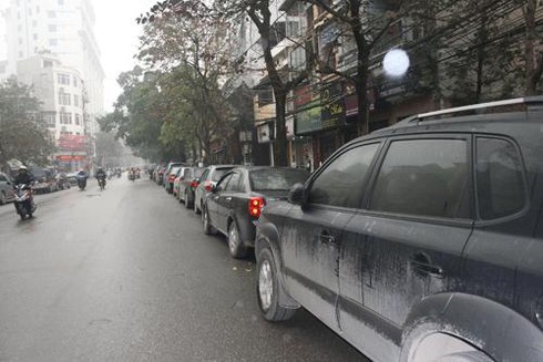 Hà Nội: Điểm trông xe `coi thường` lệnh rút phép