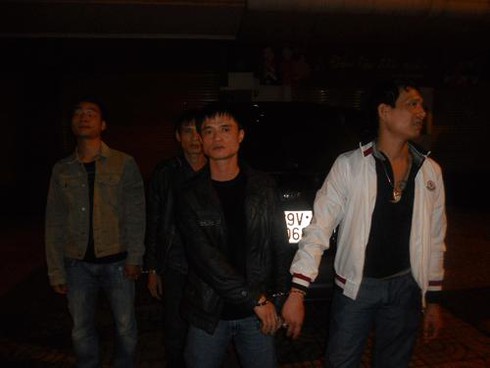 Trang bị sung đi vũ trường “đêm tình yêu”