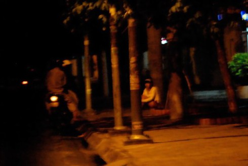 TP.HCM: Nhức mắt cảnh “bướm đêm”dập dìu
