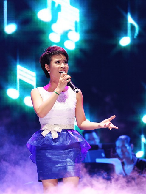 Văn Mai Hương soán ngôi Uyên Linh