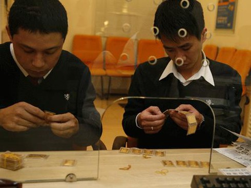 `Bùng nổ` lãi suất huy động vàng