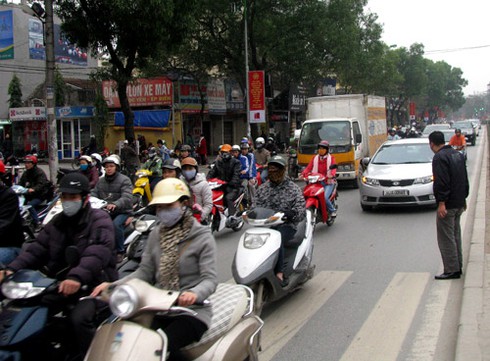 Giao thông Hà Nội khi đổi giờ phá sản