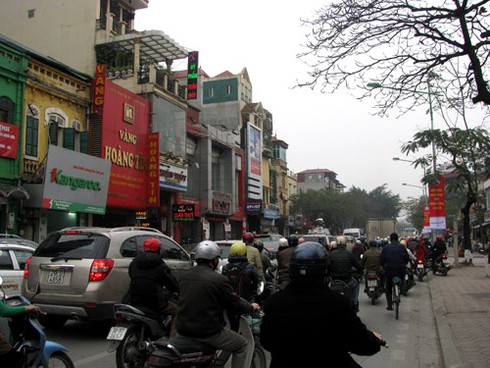 Giao thông Hà Nội khi đổi giờ phá sản