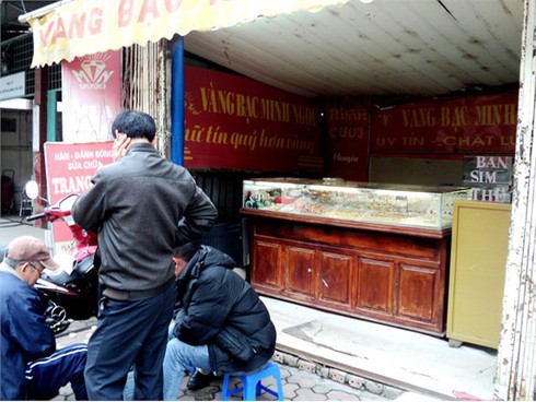 Hà Nội: Các chủ tiệm vàng… 'điếc không sợ súng'!