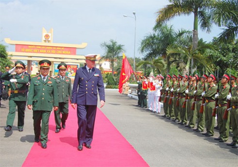 Tham mưu trưởng Liên quân Cộng hòa Pháp thăm Đà Nẵng