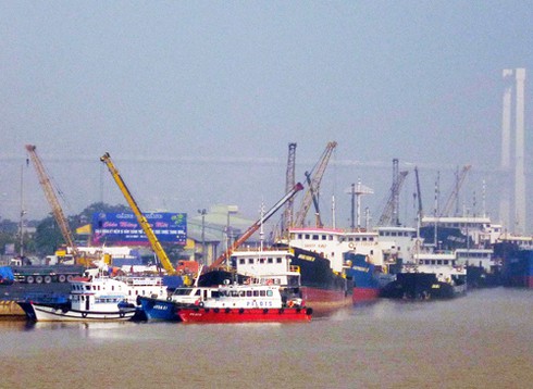 Sắp đóng luồng hàng hải, di dời 2 cảng trên sông Hàn