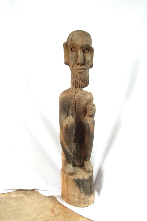 Nháo nhác tin đồn đại gia `lùng` tượng nhà mồ