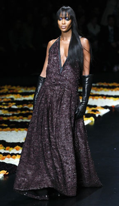 Naomi Campbel phong độ vượt thời gian