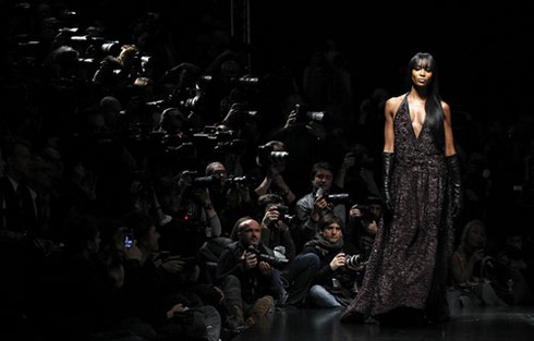 Naomi Campbel phong độ vượt thời gian