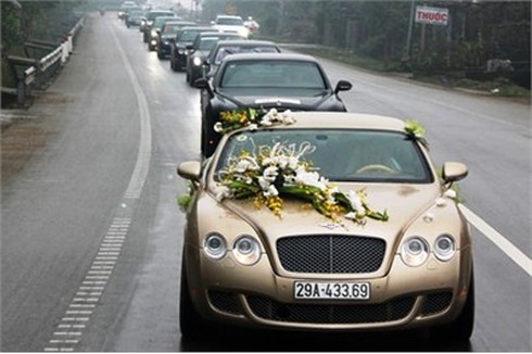 `Siêu đám cưới`: Nhóm quí tộc kinh tế muốn khẳng định đẳng cấp!