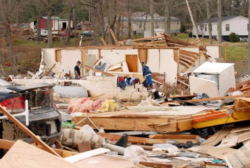 Mỹ: Tan hoang sau hàng loạt bão lốc