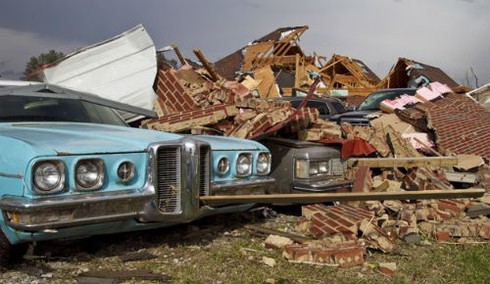 Mỹ: Tan hoang sau hàng loạt bão lốc