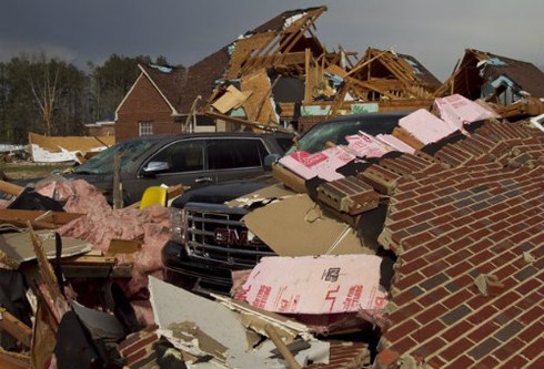 Mỹ: Tan hoang sau hàng loạt bão lốc