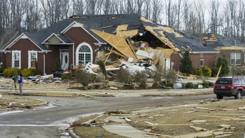 Mỹ: Tan hoang sau hàng loạt bão lốc