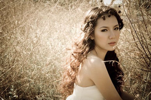 Ngắm vẻ đẹp thiên thần của Phương Linh