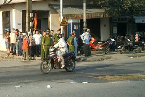 Huế: Đi bộ qua đường bị xe ben cán chết
