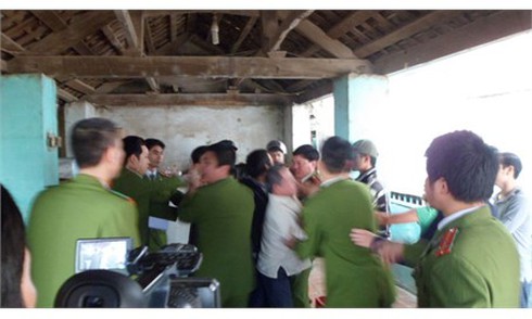 Chính thức bắt giam trở lại 3 thanh niên 'kỳ án hiếp dâm'