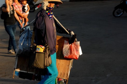 Những phụ nữ không biết ngày 8/3