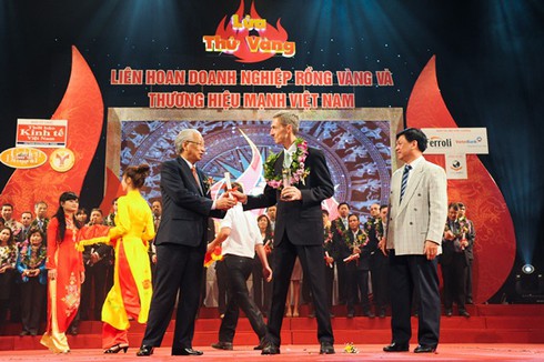 Ford Việt Nam lần thứ 10 nhận Giải thưởng Rồng Vàng