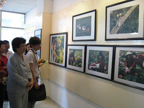 Triển lãm tranh “Đời nón – đời người”