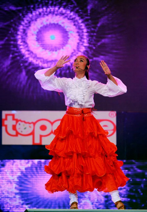 Mỹ Tâm làm ‘vỡ tung’ sàn diễn Bước nhảy