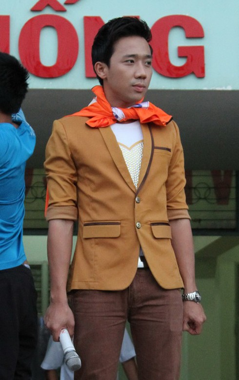 Dàn CĐV hùng hậu giúp Sài Gòn FC chiếm ngôi đầu V-League